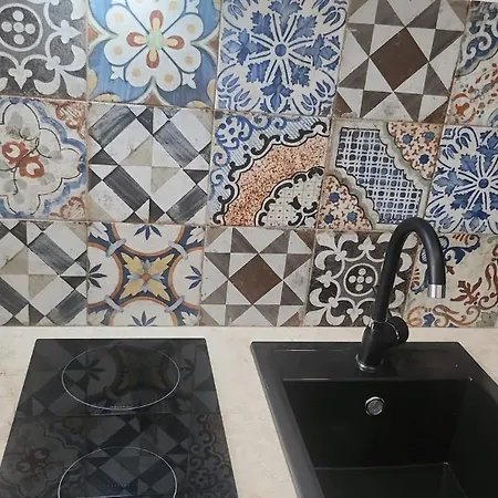 Pomona Apartment *